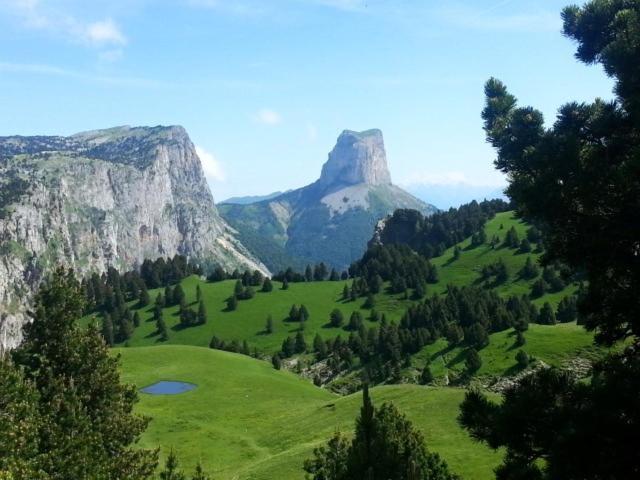 Gite De Charme : La Grange Au Lac Azur Treffort  外观 照片